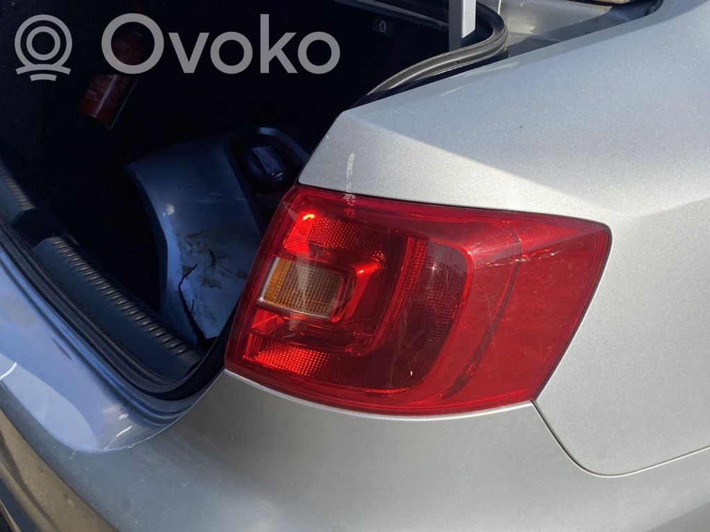 Volkswagen Jetta VI Luci posteriori 