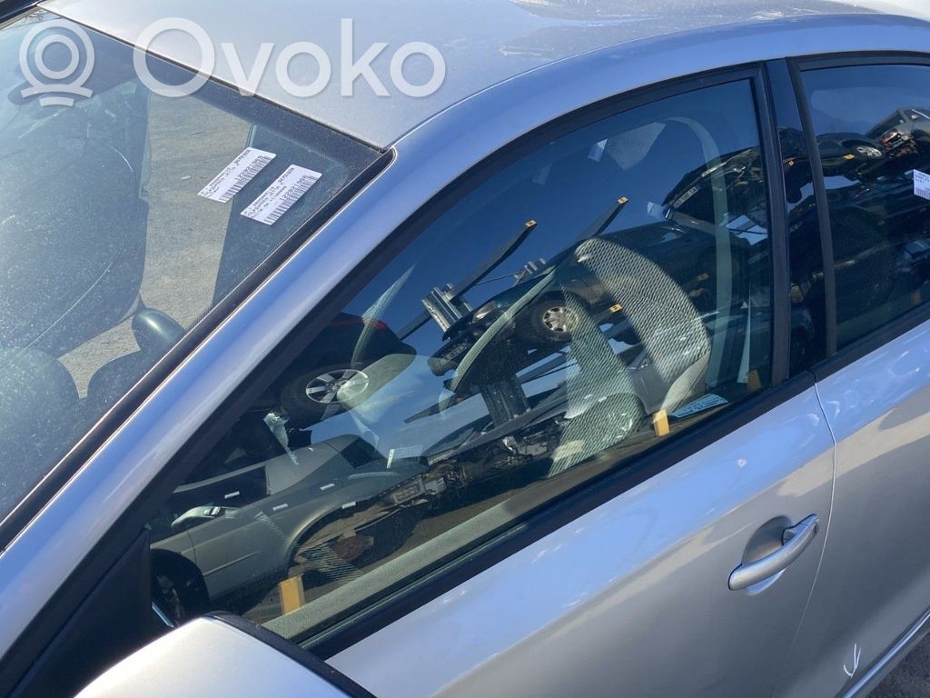 Volkswagen Jetta VI Szyba drzwi przednich