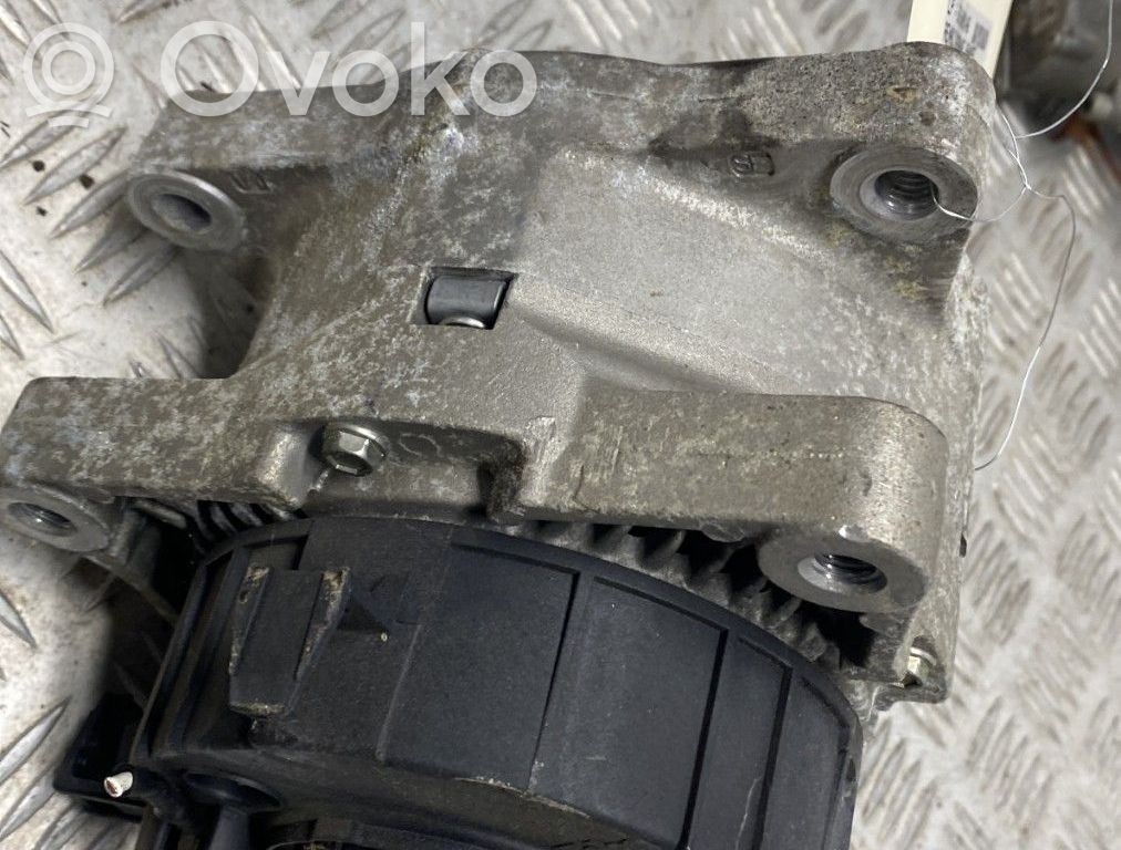 Renault Safrane Ģenerators 