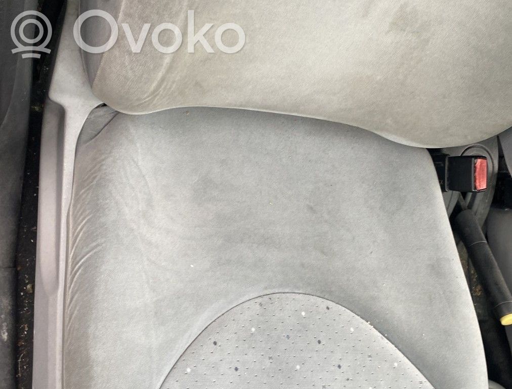 Citroen C3 Etumatkustajan istuin 