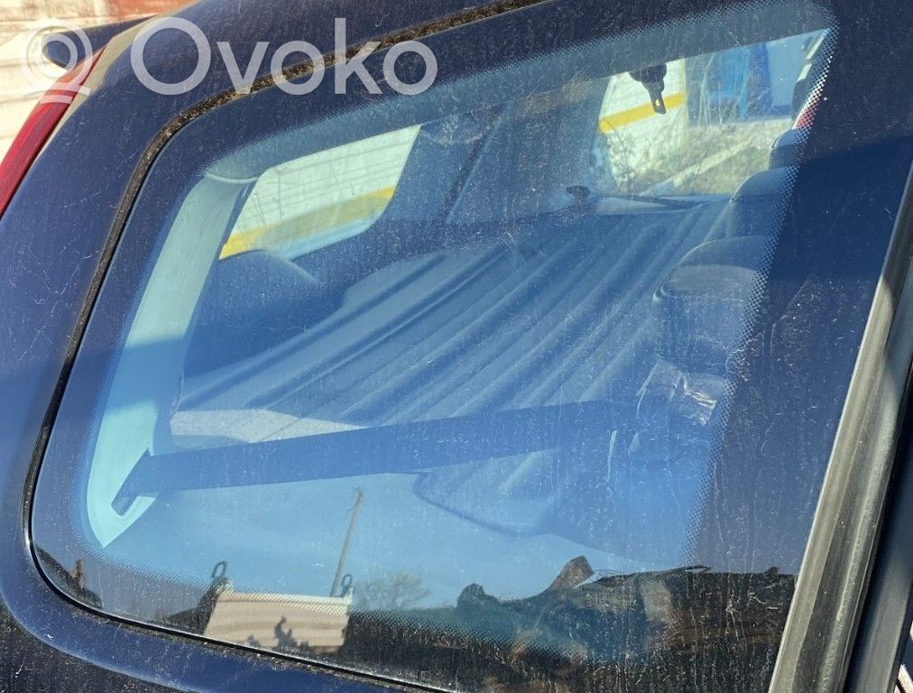 Rear side window   1490192