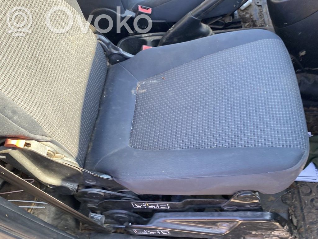 Citroen Nemo Etumatkustajan istuin 