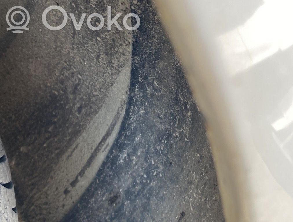 Volkswagen Polo III 6N 6N2 6NF Nadkole przednie 