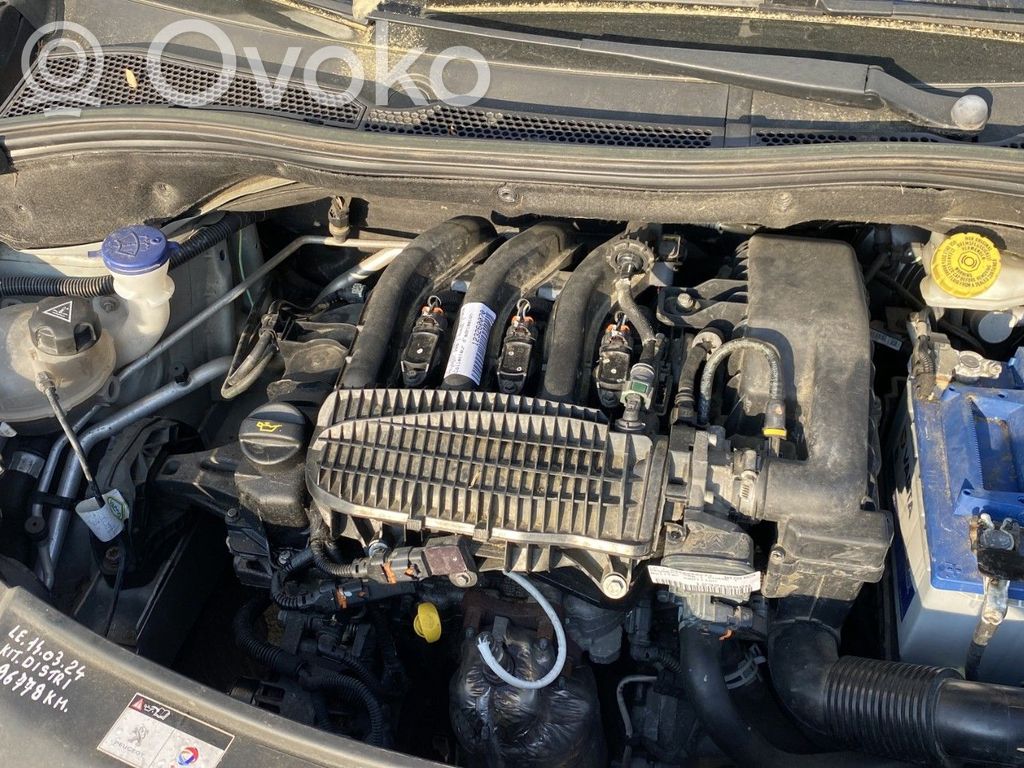Peugeot 208 I Inyector de combustible 