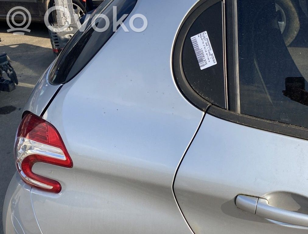 Peugeot 208 I Panel lateral trasero 