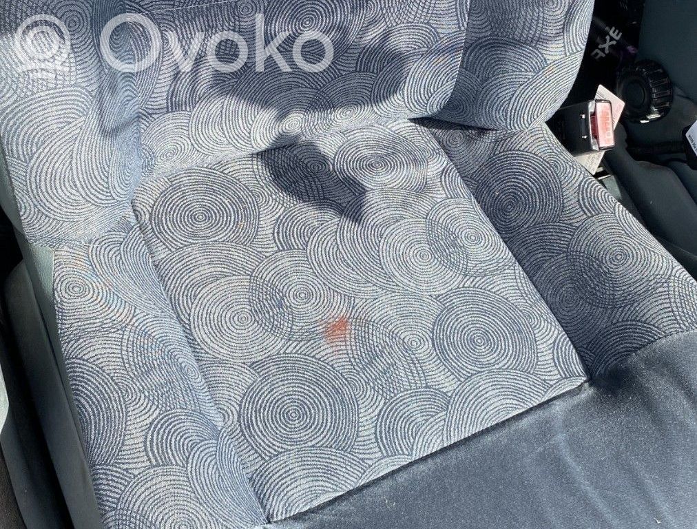 Renault Megane I Etumatkustajan istuin 
