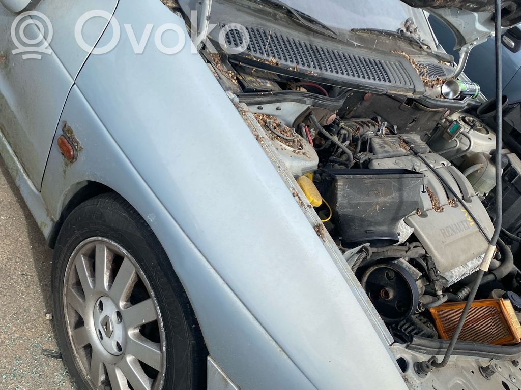 Renault Megane I Błotnik przedni 