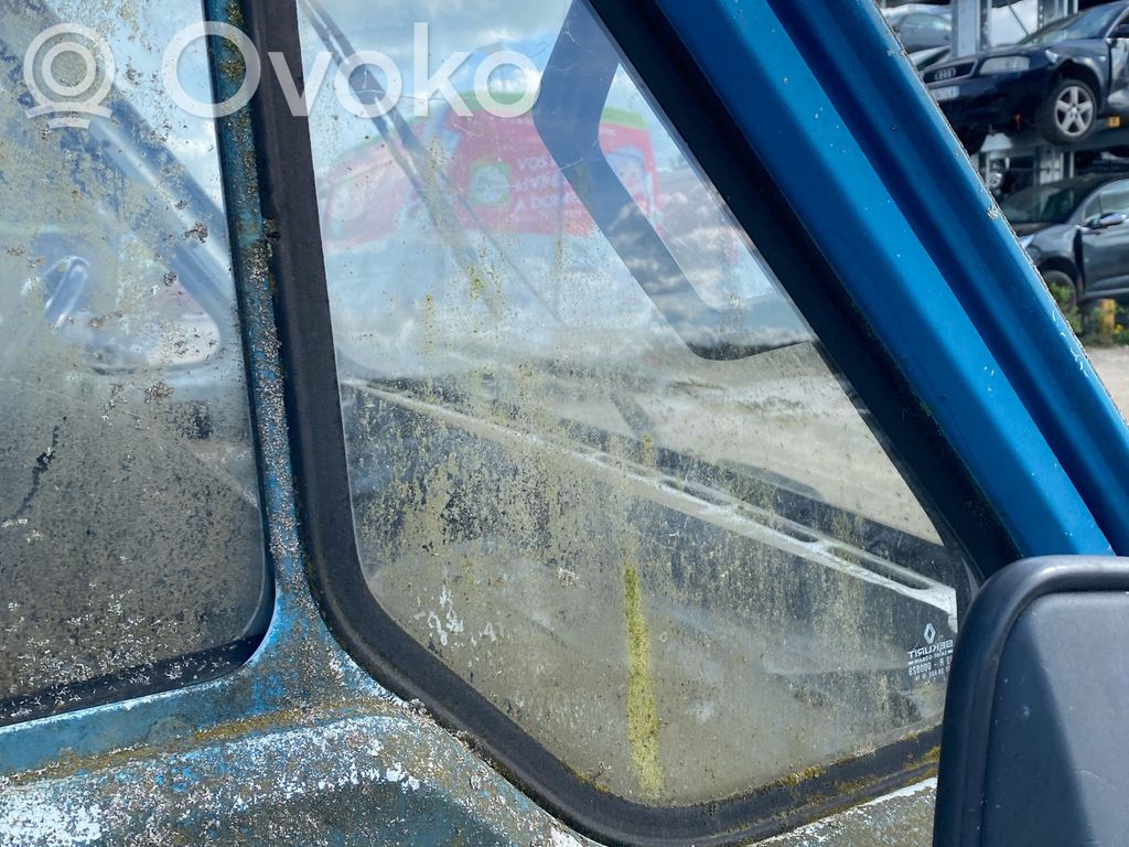 Renault Master I Geam triunghi față 