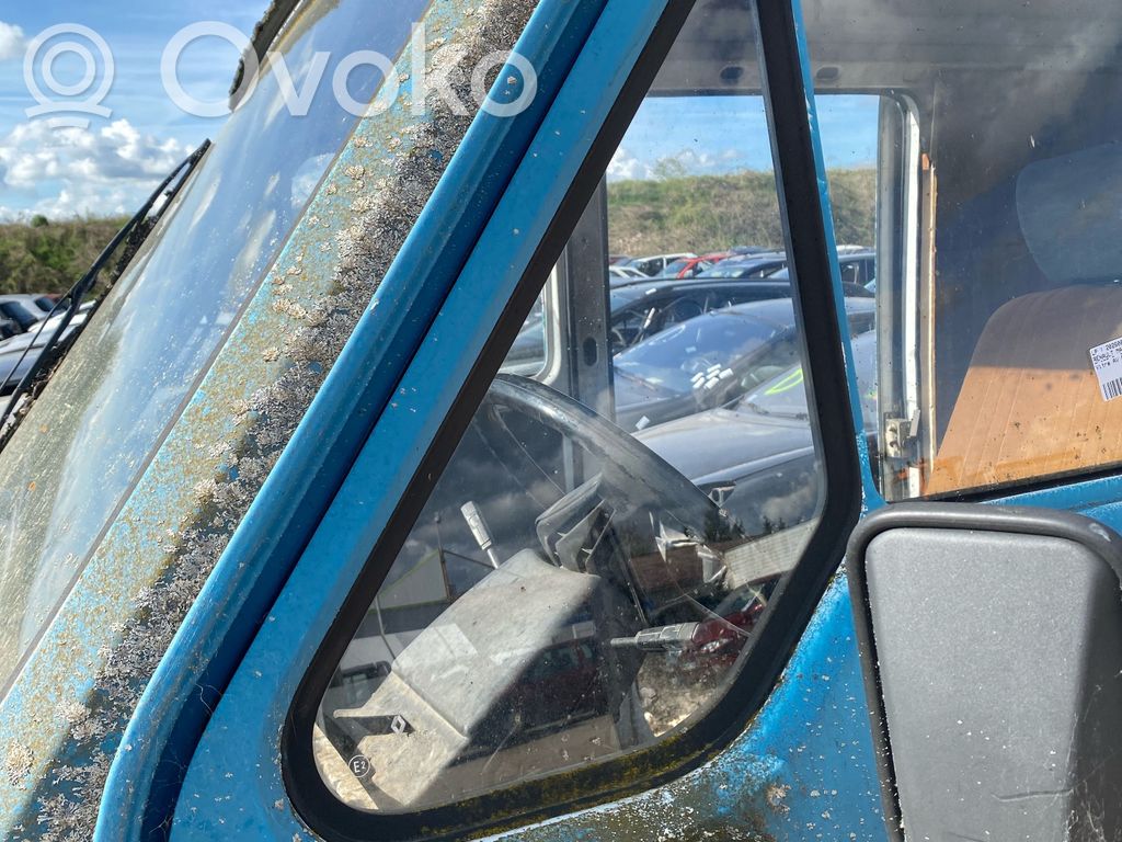Renault Master I Geam triunghi față 