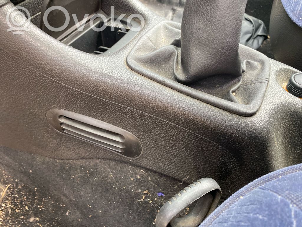 Peugeot 206 Consola central 
