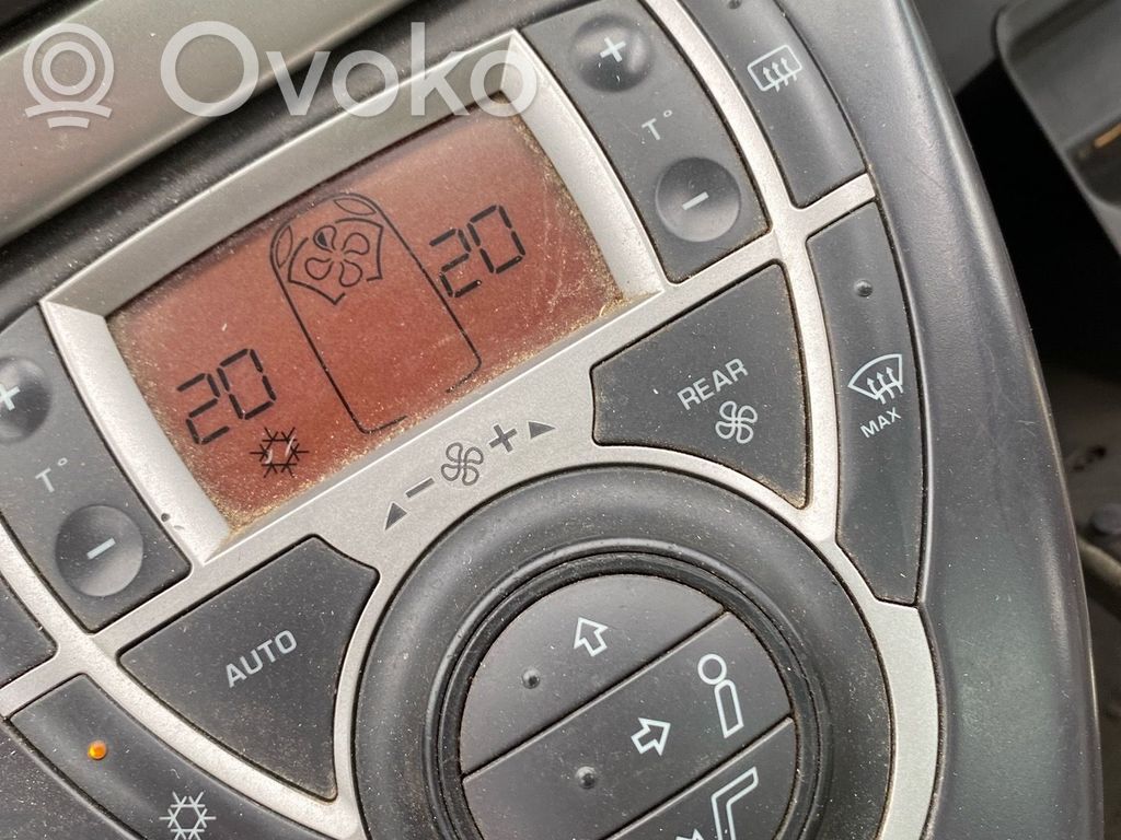 Peugeot 807 Climate control unit 