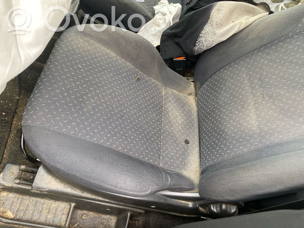 Suzuki Wagon R+ Kuljettajan istuin 