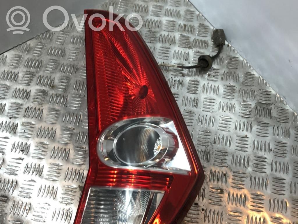 Suzuki Splash Luz trasera/de freno 
