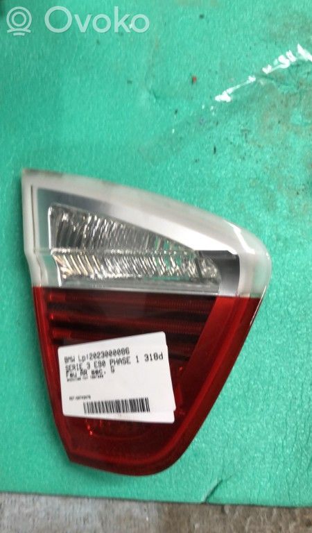 BMW 3 E90 E91 Aizmugurējais lukturis pārsegā 