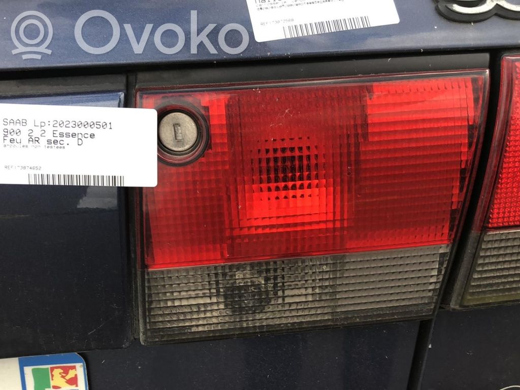 Aizmugurējais lukturis pārsegā