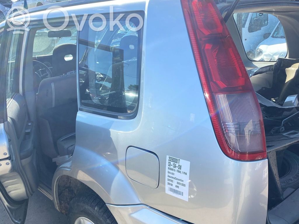 Nissan X-Trail T30 Takakulmapaneeli 