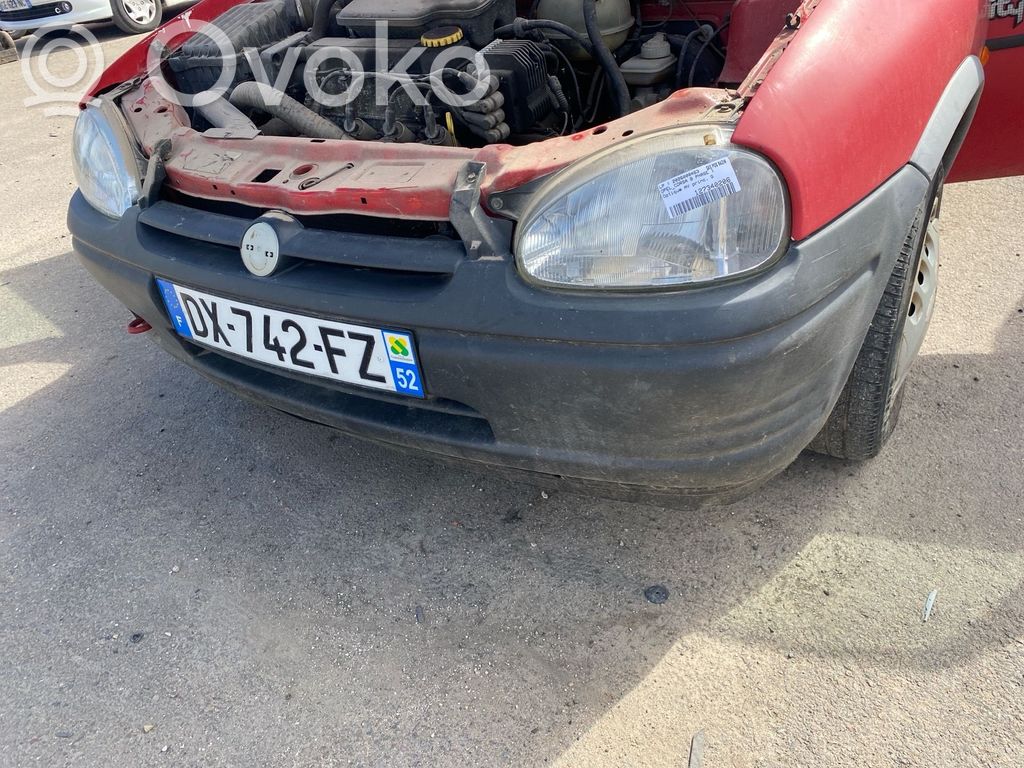 Opel Corsa B Parachoques delantero 