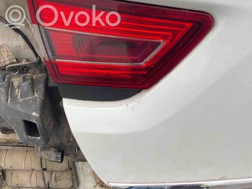 Renault Clio IV Lampy tylnej klapy bagażnika