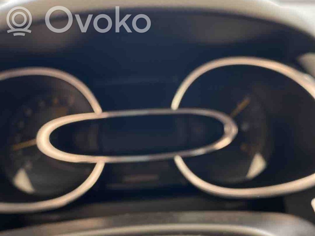 Renault Clio IV Geschwindigkeitsmesser Cockpit 