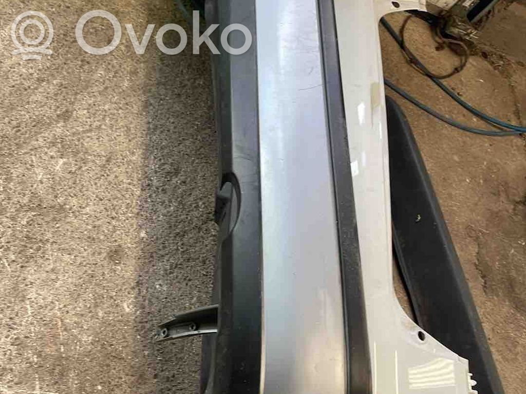 Nissan Sunny Paraurti 