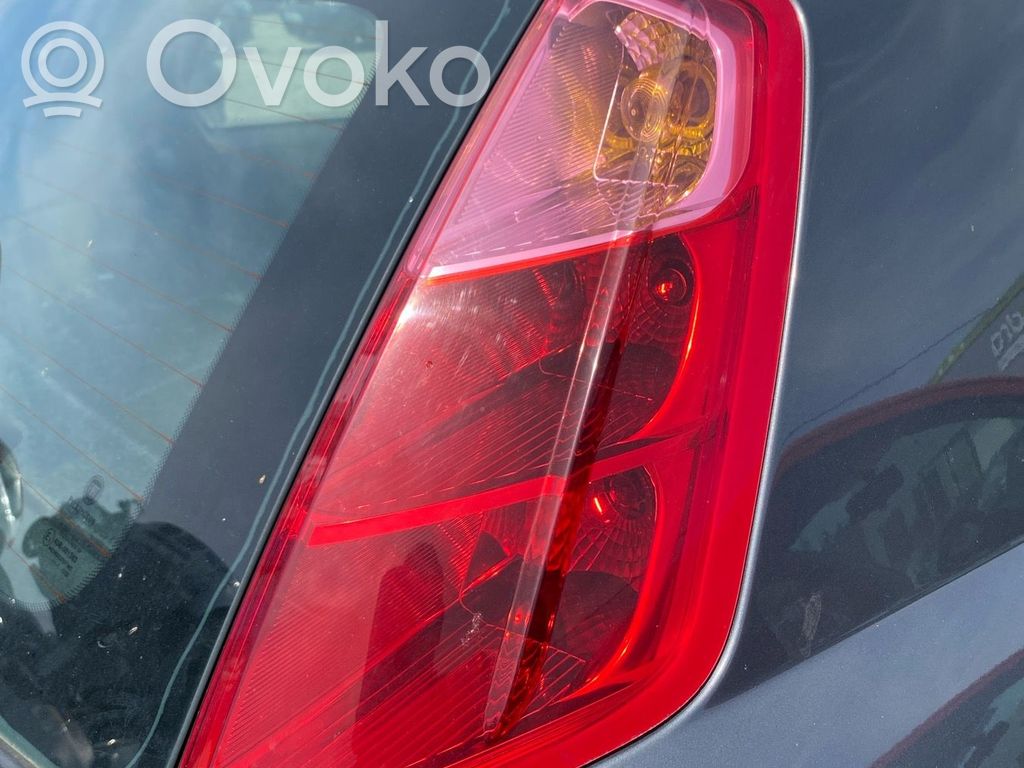 Fiat Punto (199) Feux arrière / postérieurs