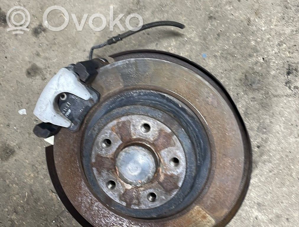 Renault Clio III Moyeu de roulement d’arrière