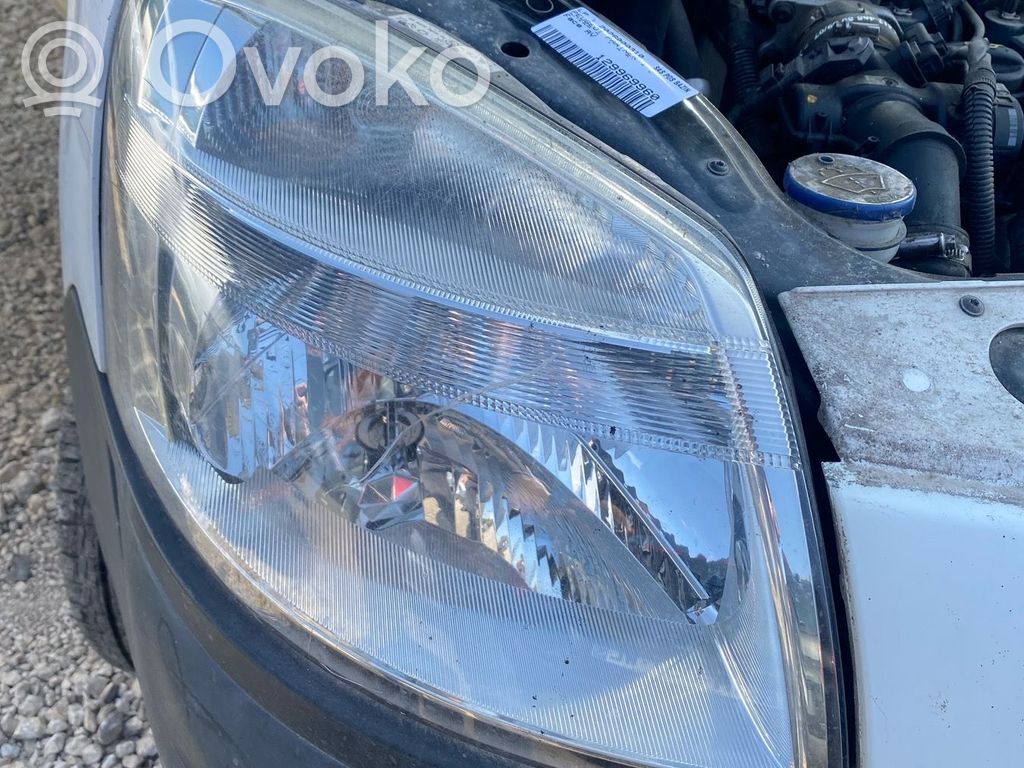 Peugeot Partner Lampa przednia