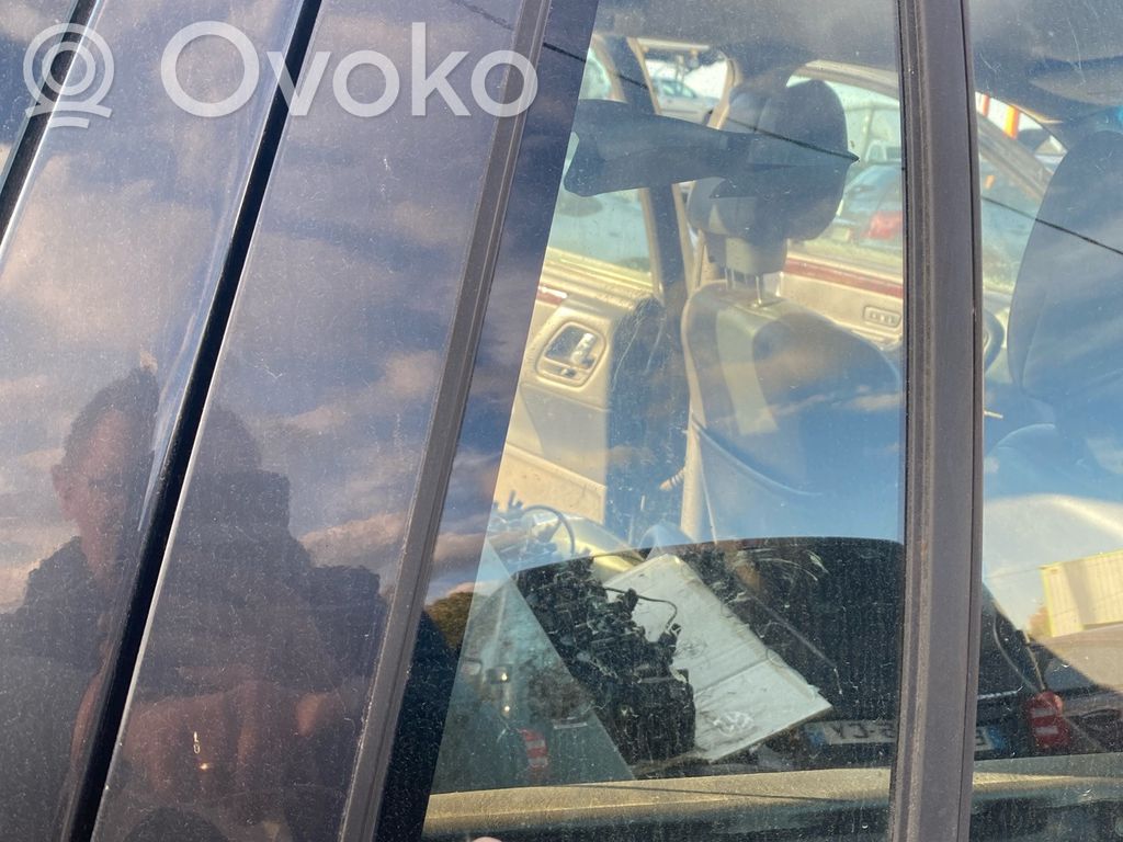 Jeep Grand Cherokee (WJ) Rear vent window glass 