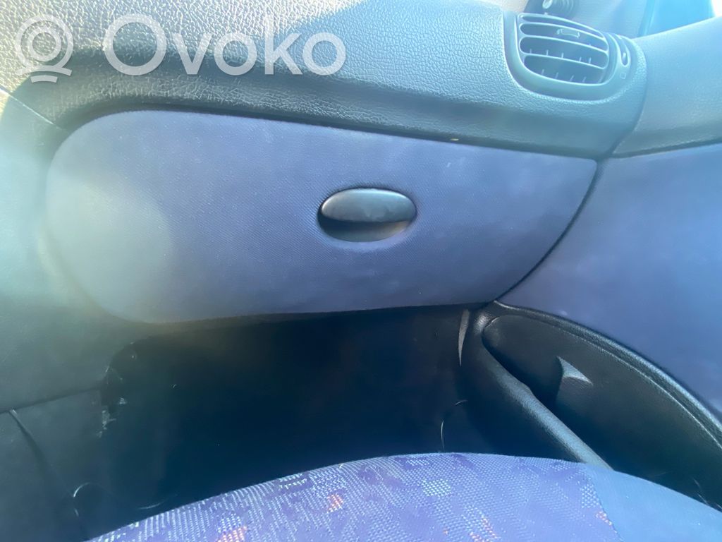 Peugeot 206 Mantu nodalījuma komplekts