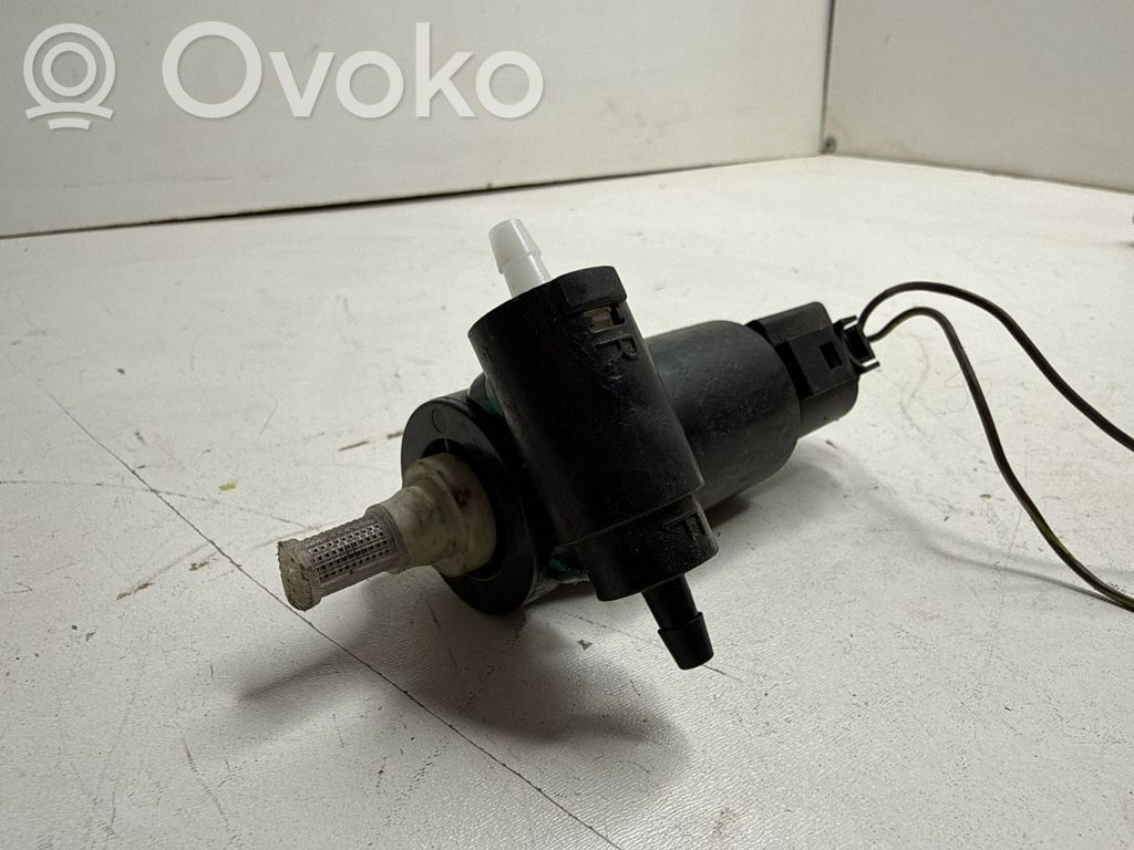 Dodge Durango Windscreen/windshield washer pump 