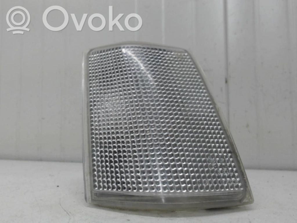 Renault 25 Front fender indicator light 