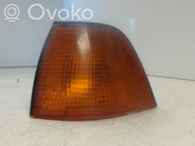 BMW 3 E36 Indicatore di direzione del parafango anteriore 