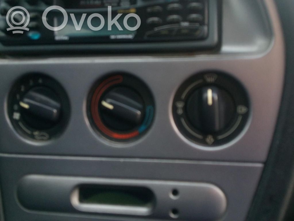 Peugeot 306 Climate control unit 