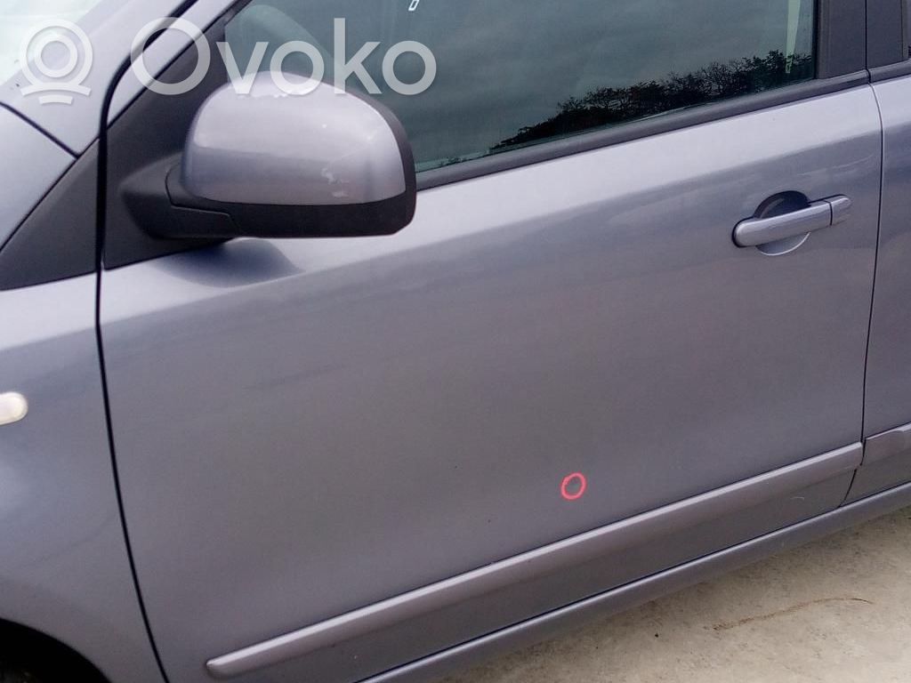 Nissan Note (E11) Priekšpusē slēdzene 
