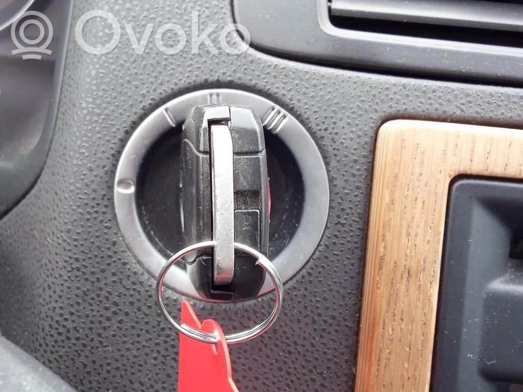 Volvo S40 Užvedimo spynelė 