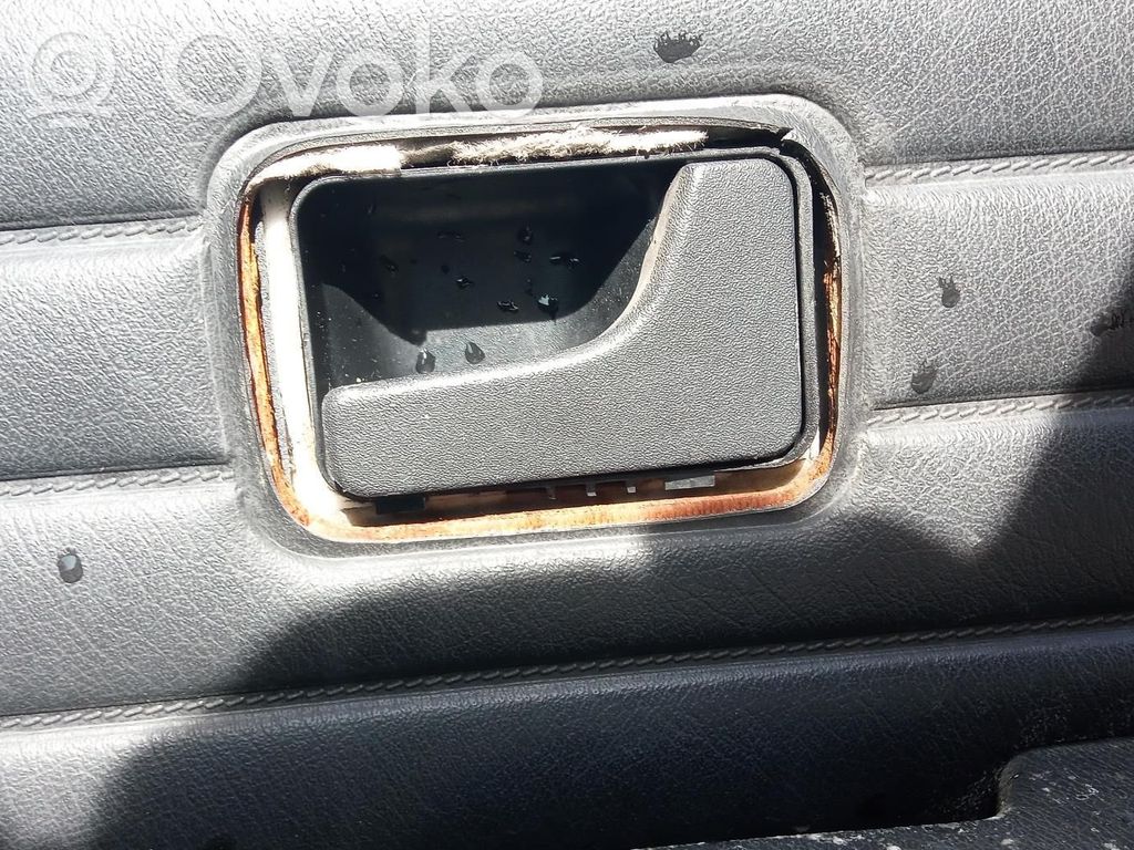 BMW 3 E30 Manecilla interna puerta trasera 