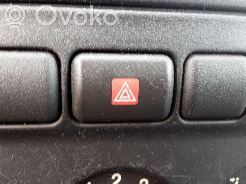 Opel Zafira A Interruttore luci di emergenza 