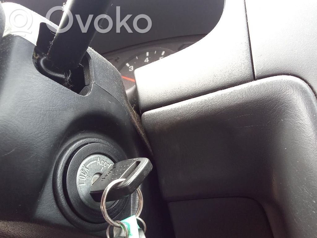 Nissan Primera Aizdedzes atslēga 