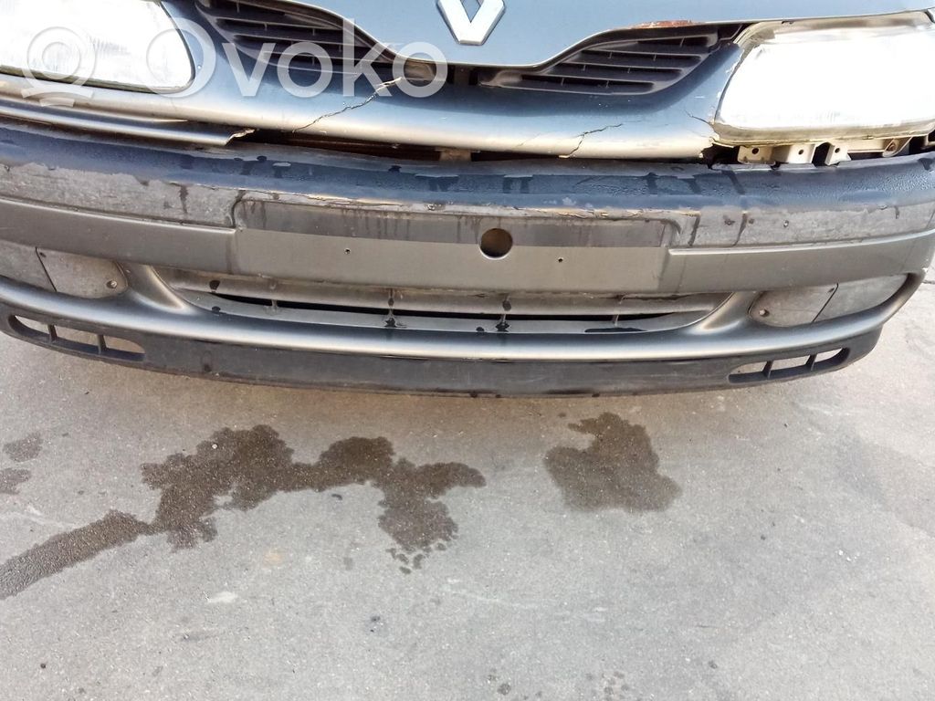 Renault Laguna I Poprzeczka zderzaka przedniego 