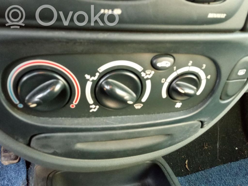 Renault Megane I Climate control unit 