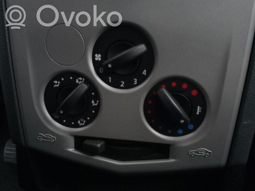 Dacia Logan I Climate control unit 