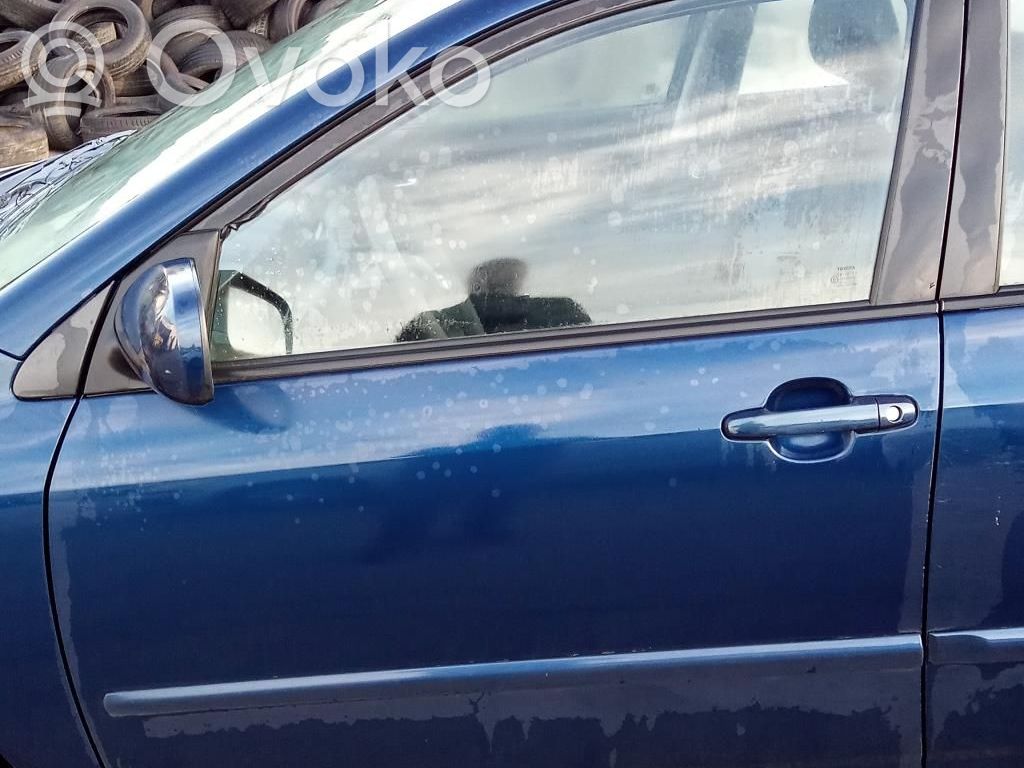 Toyota Corolla E120 E130 Priekšpusē slēdzene 