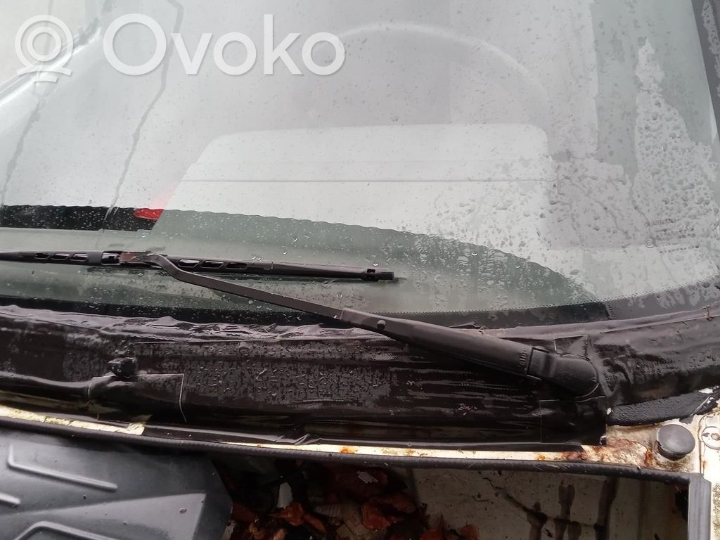 Renault Express Front wiper blade arm 