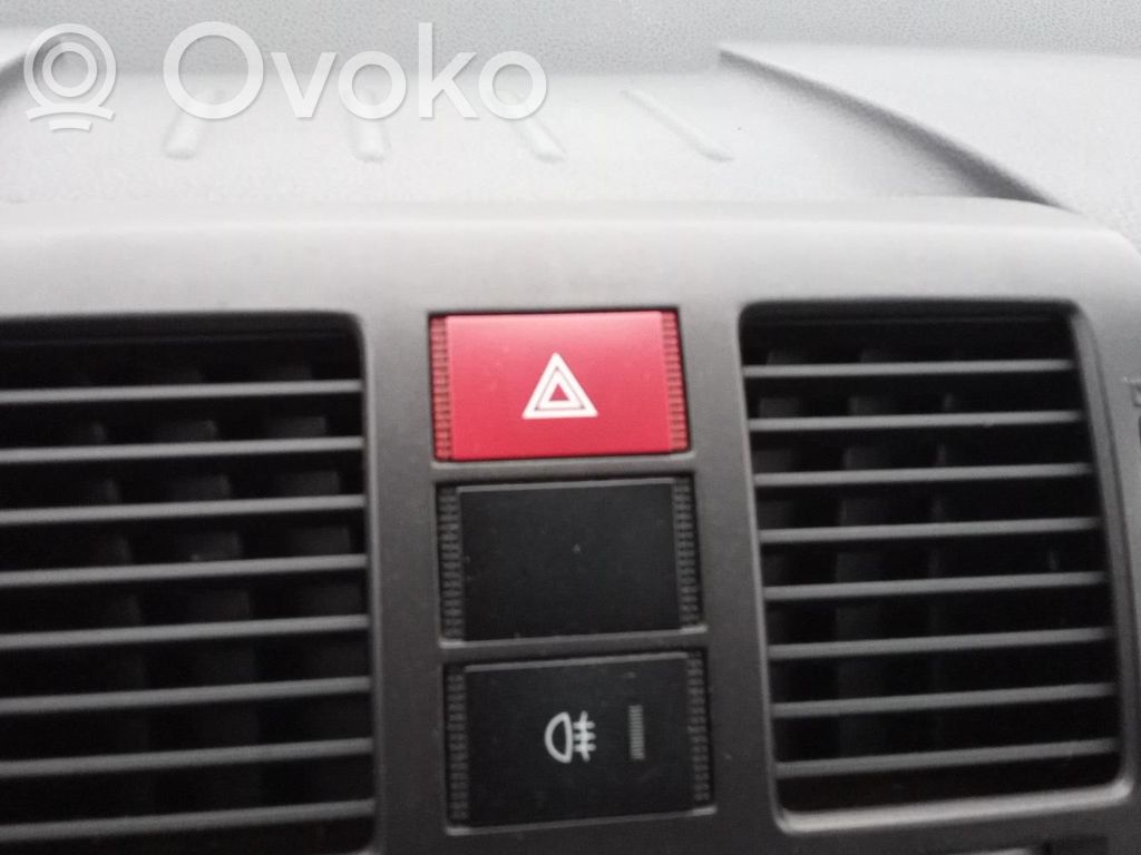 Hyundai Getz Hazard light switch 