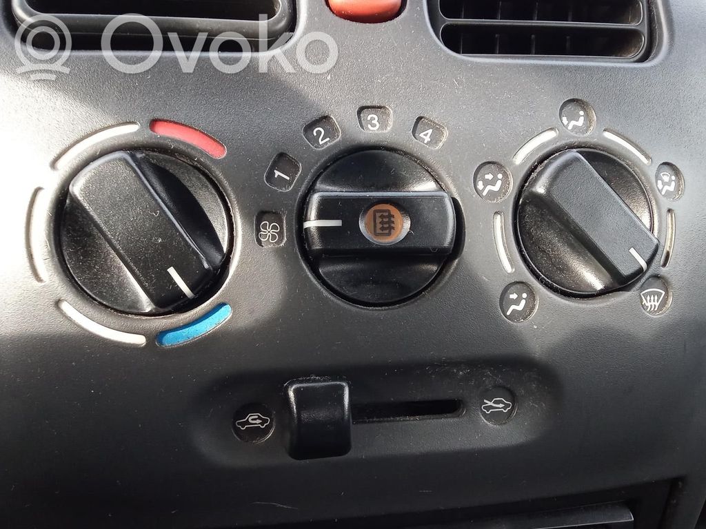 Opel Agila A Climate control unit 