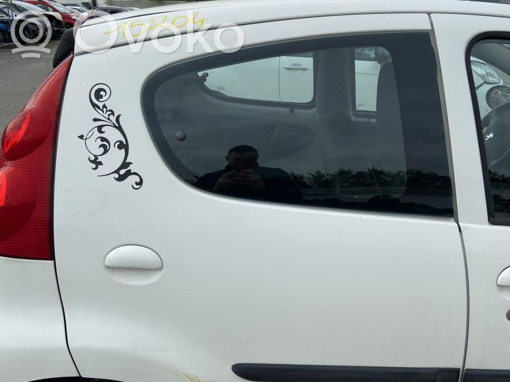 Peugeot 107 Galinės durys 