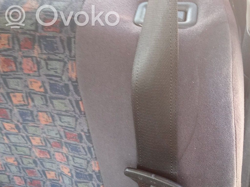 Opel Corsa B Cinturón trasero 