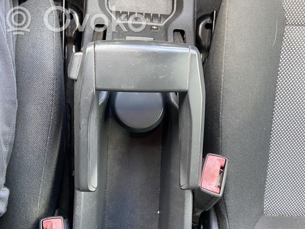 Opel Zafira B Hebilla del cinturón delantero 