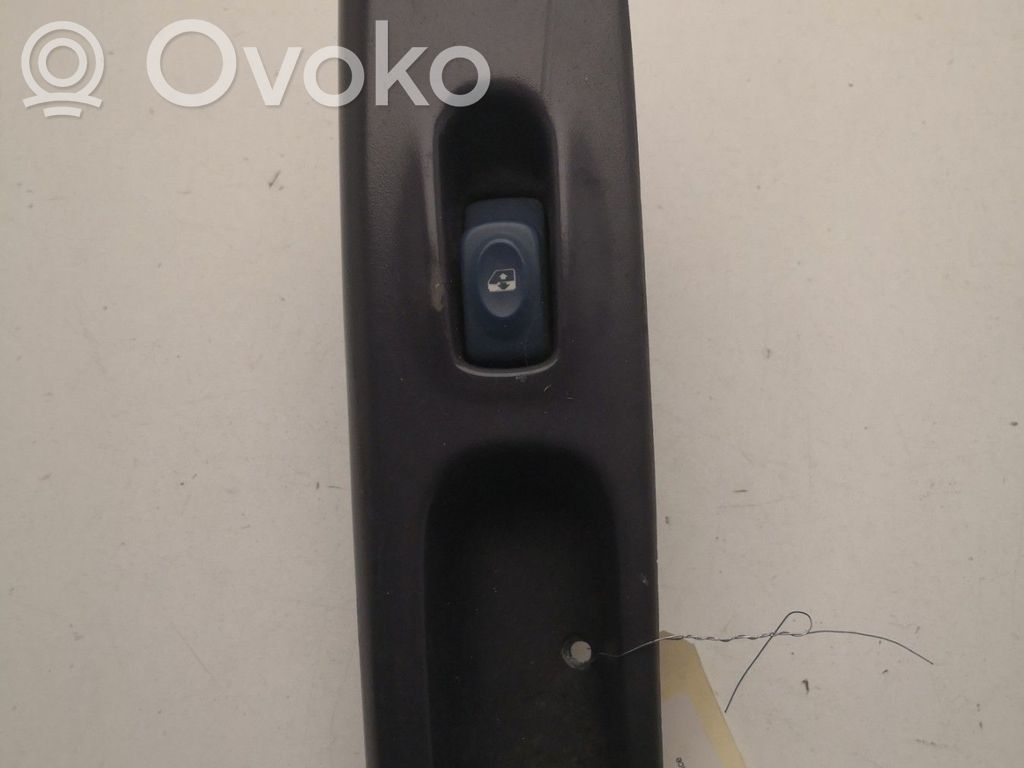 Renault Twingo I Electric window control switch 
