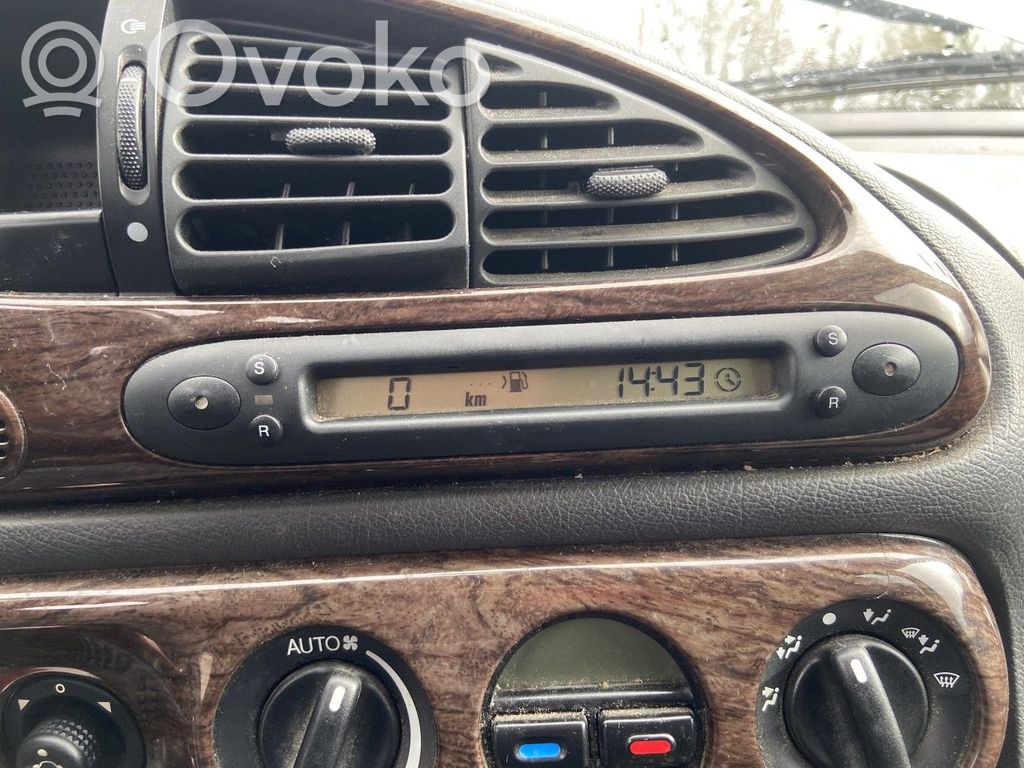 Ford Mondeo MK II Monitori/näyttö/pieni näyttö 